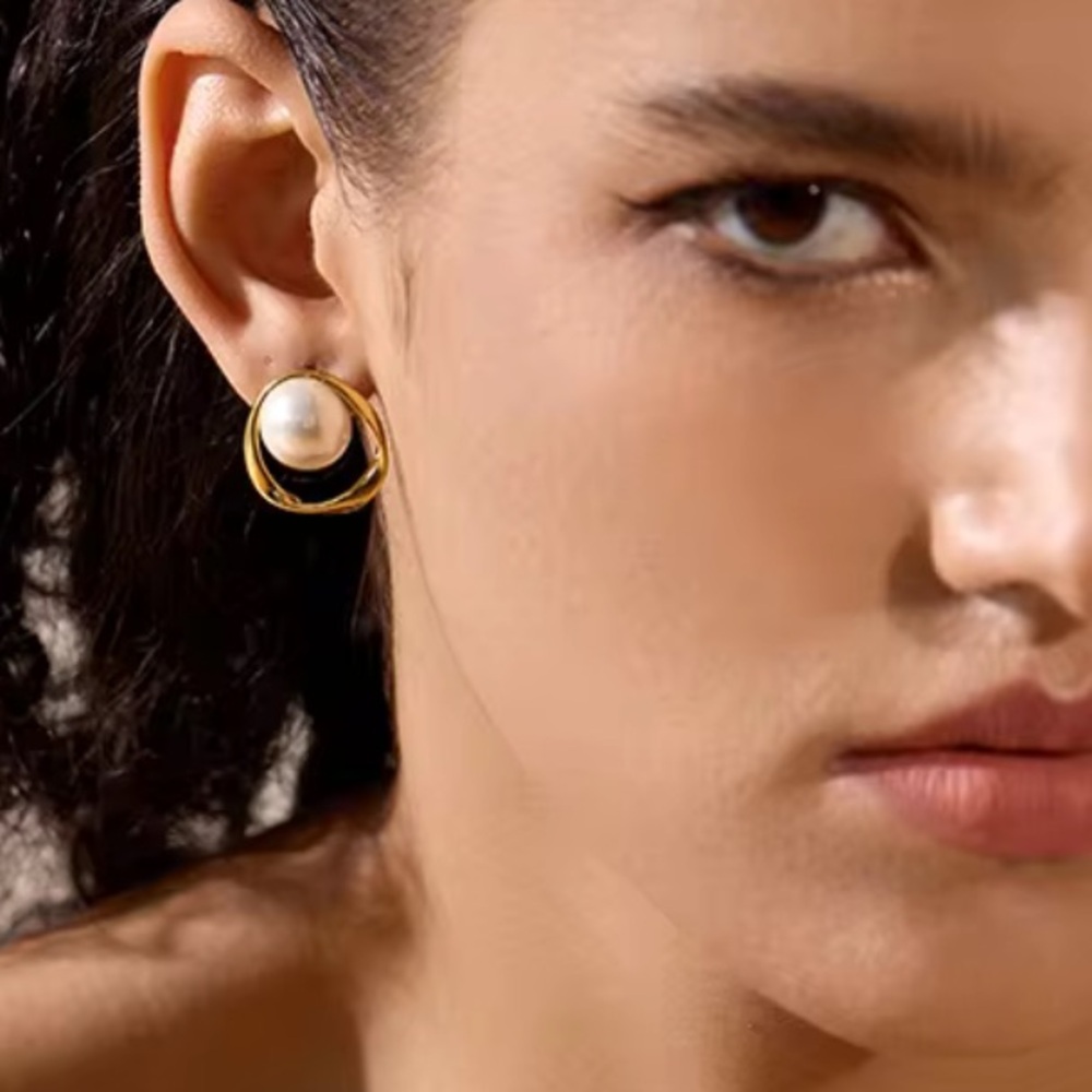 Stainless Steel Gold Tone and Pearl Earrings (A7) - Picture 4 of 8
